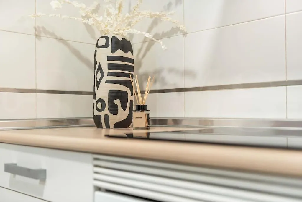 Chic Intimate Studio In The Heart Of Malaga By Rems