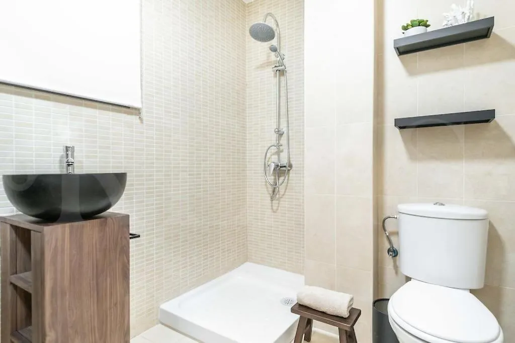 Chic Intimate Studio In The Heart Of Malaga By Rems Apartment