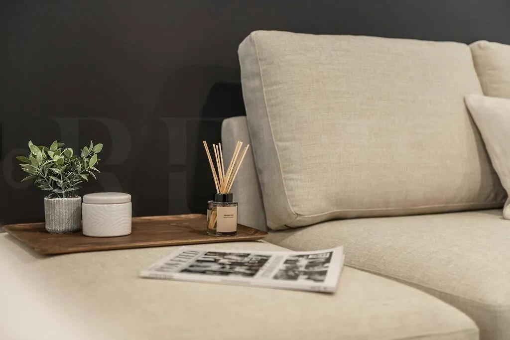 Chic Intimate Studio In The Heart Of Malaga By Rems Daire