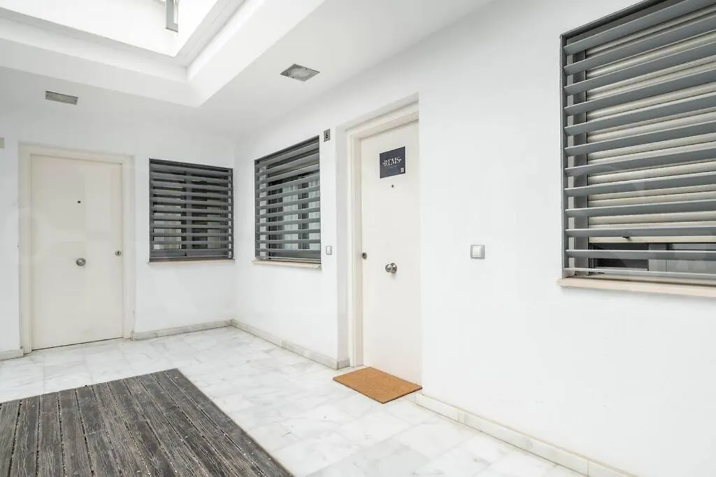 Chic Intimate Studio In The Heart Of Malaga By Rems 0*,  İspanya