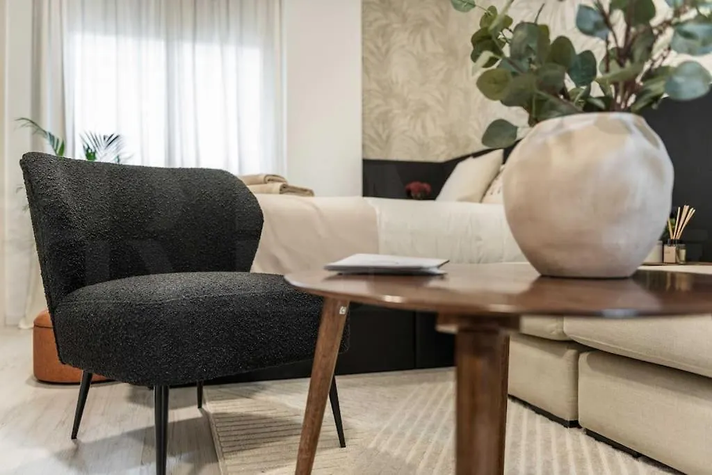 Chic Intimate Studio In The Heart Of Malaga By Rems